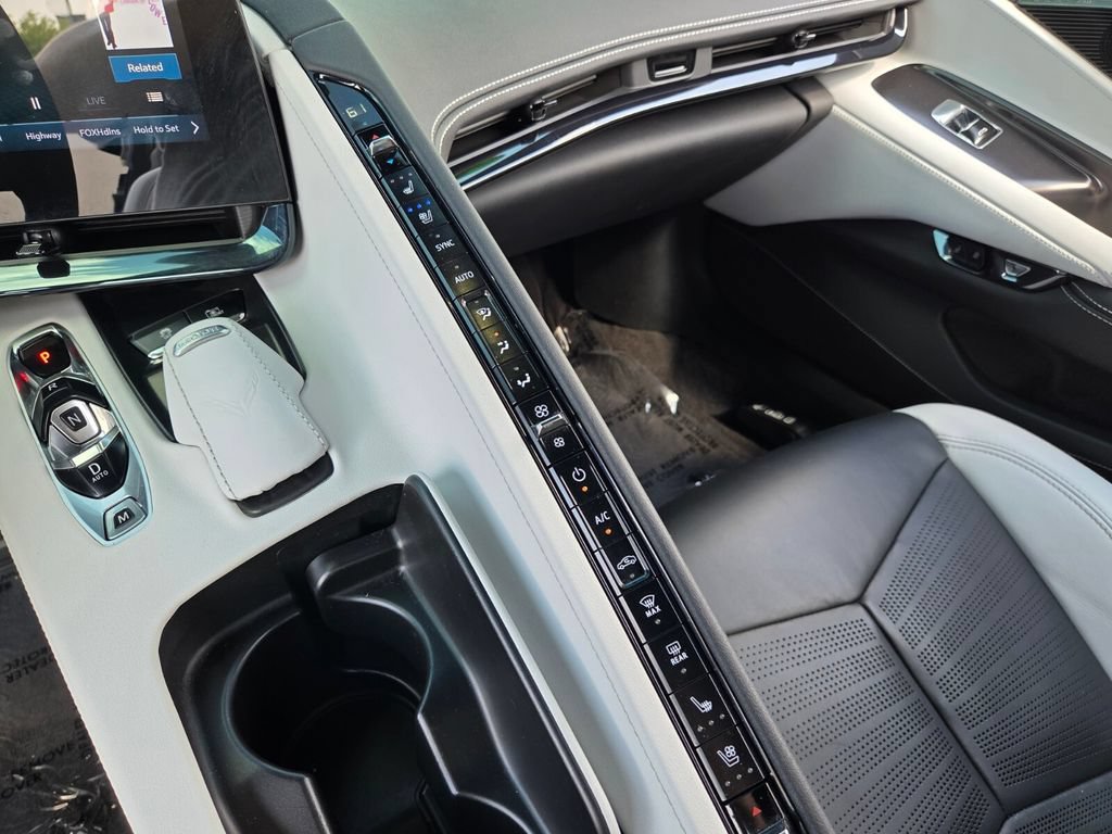 Used 2025 Chevrolet Corvette Stingray Preferred Conv w/ Stealth Interior Trim Package RWD image 27