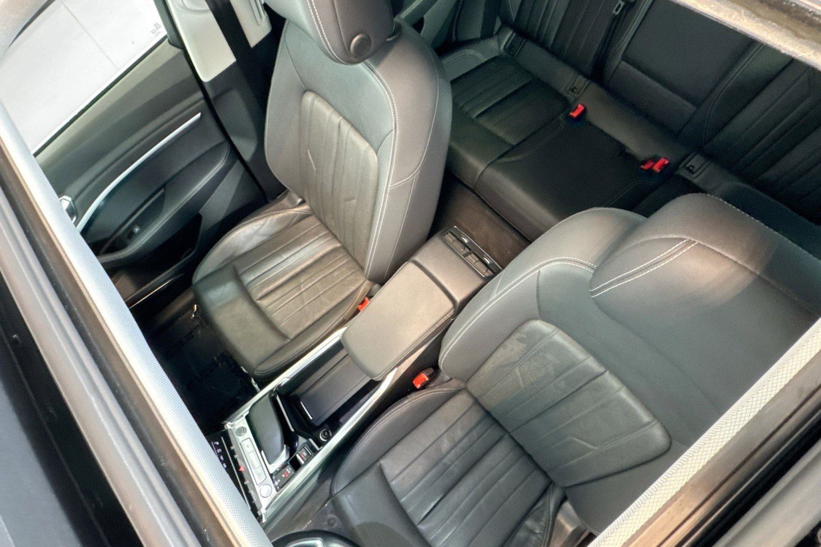 Used 2019 Audi e-tron Premium Plus w/ Cold Weather Package image 20