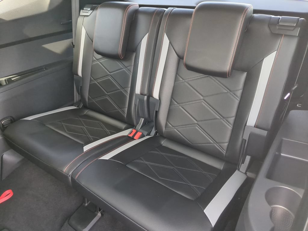 Certified 2024 Volkswagen Atlas Peak Edition SE AWD/4WD image 19