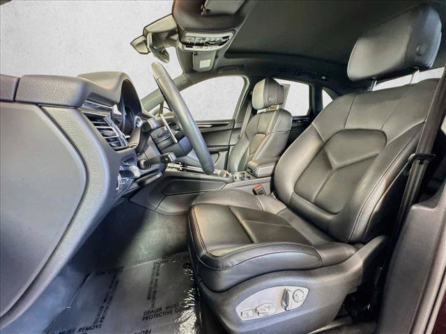 Certified 2026 Porsche Macan Turbo AWD/4WD image 5