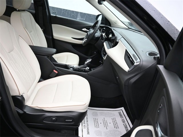 Used 2024 Buick Encore GX Avenir w/ Avenir Convenience Package image 9