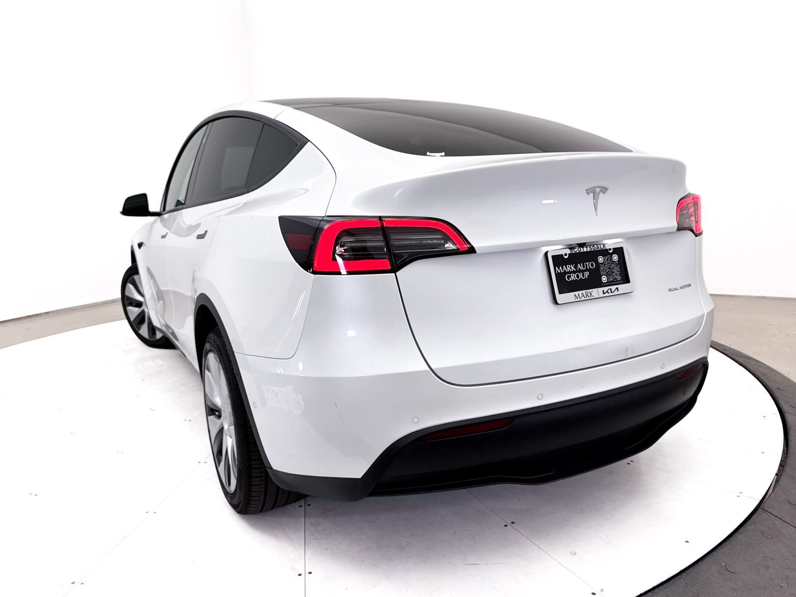 Used 2021 Tesla Model Y Long Range AWD/4WD image 8