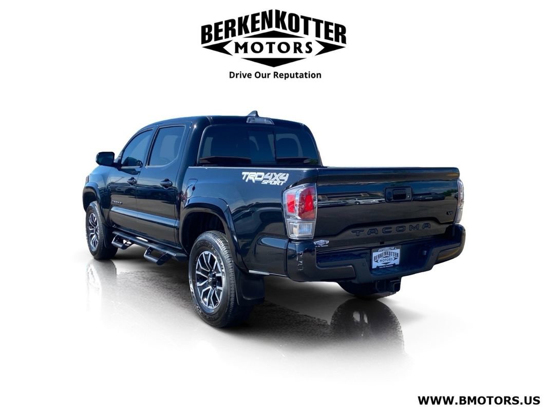 Used 2022 Toyota Tacoma TRD Sport w/ Technology Package AWD/4WD image 5