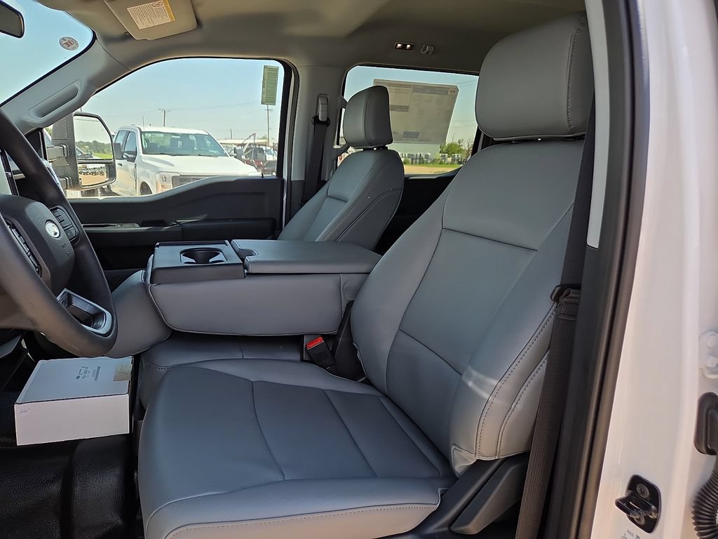 New 2026 Ford F350 XL w/ XL Chrome Package AWD/4WD image 18