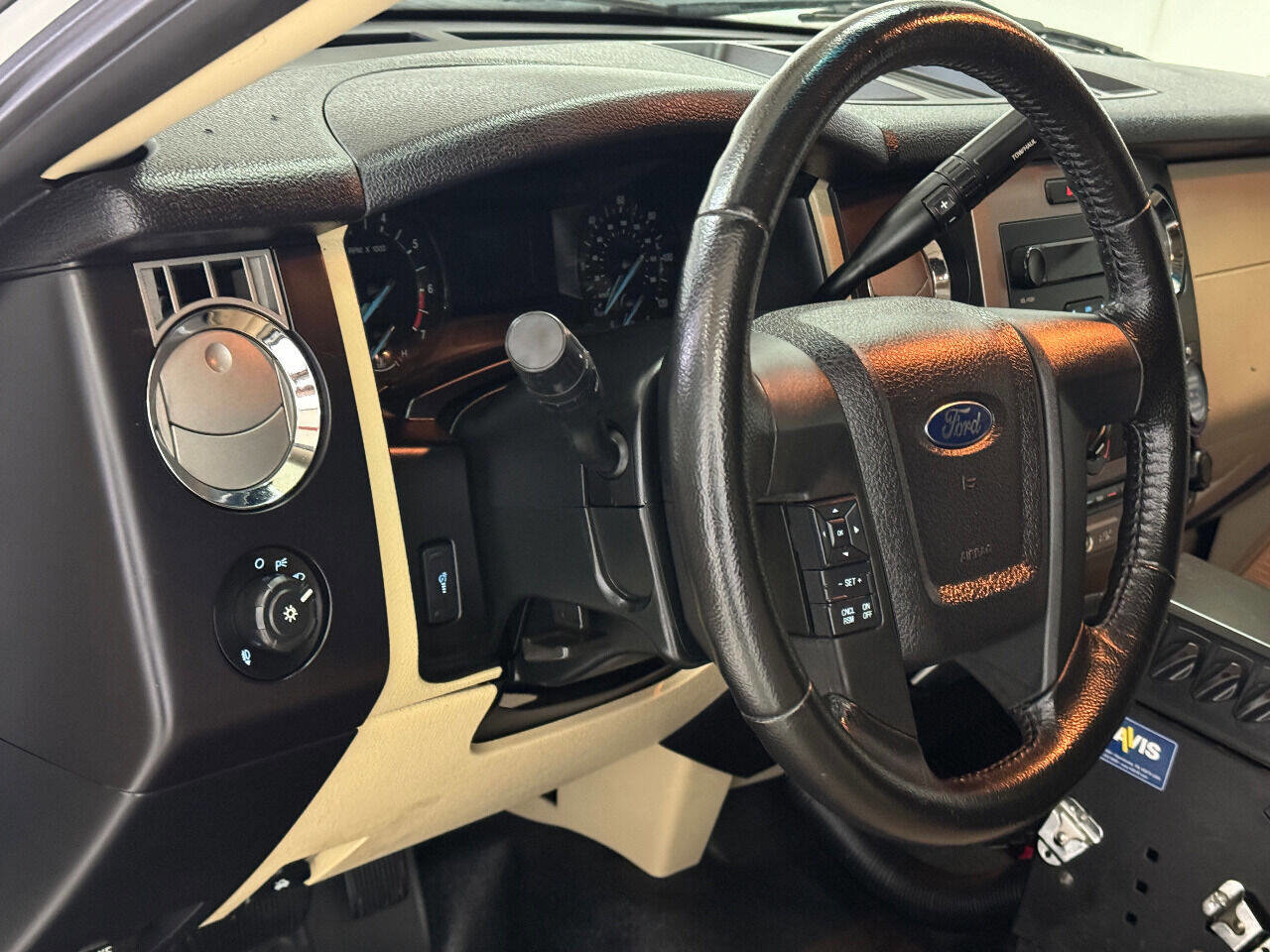 Used 2015 Ford Expedition XL image 91