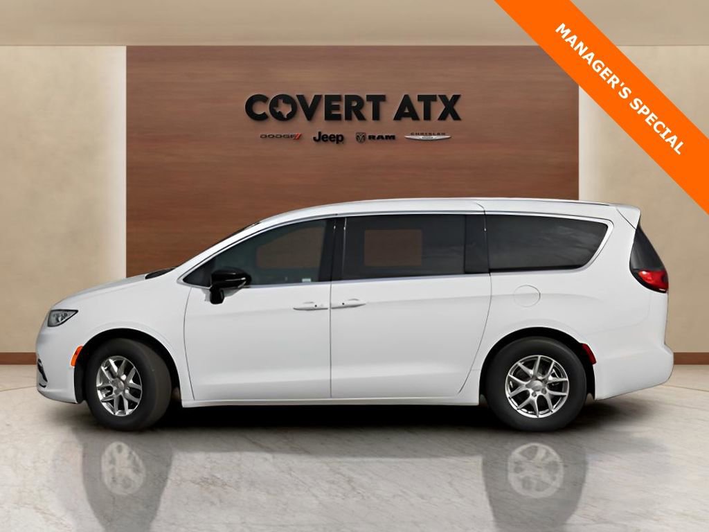 New 2026 Chrysler Pacifica Select image 2