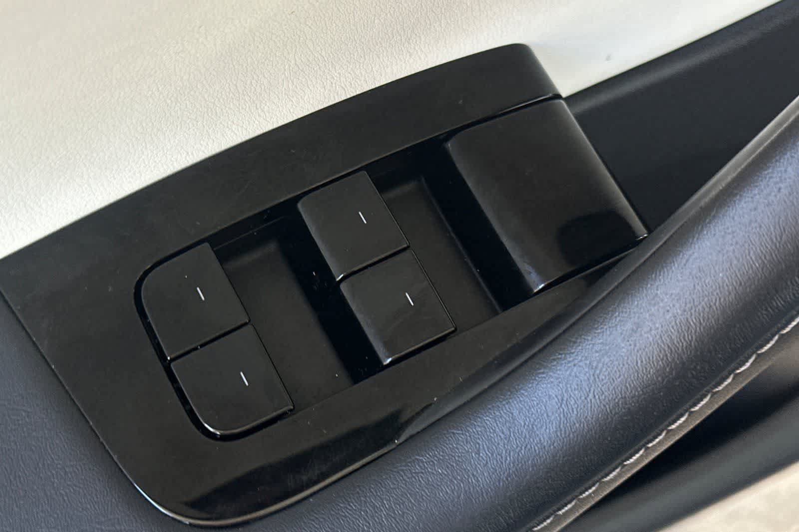 Used 2020 Tesla Model Y Long Range AWD/4WD image 14