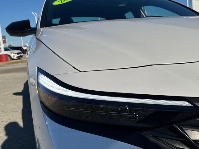 Used 2025 Hyundai Elantra Sport image 11