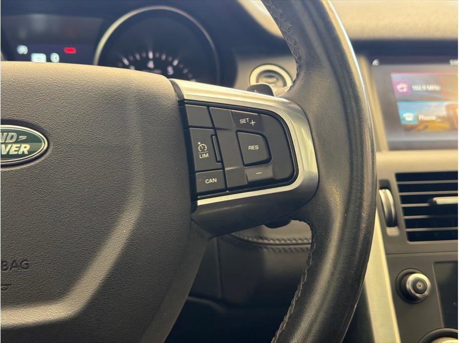 Used 2019 Land Rover Discovery Sport HSE AWD/4WD image 19