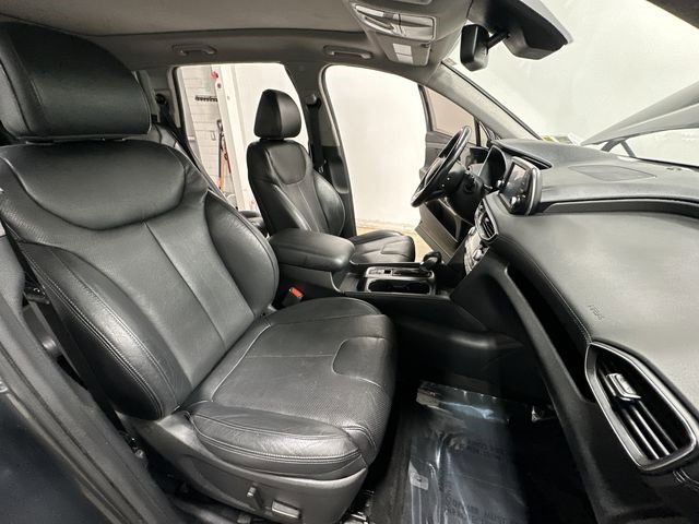 Used 2020 Hyundai Santa Fe SEL w/ Convenience + Premium Package image 22
