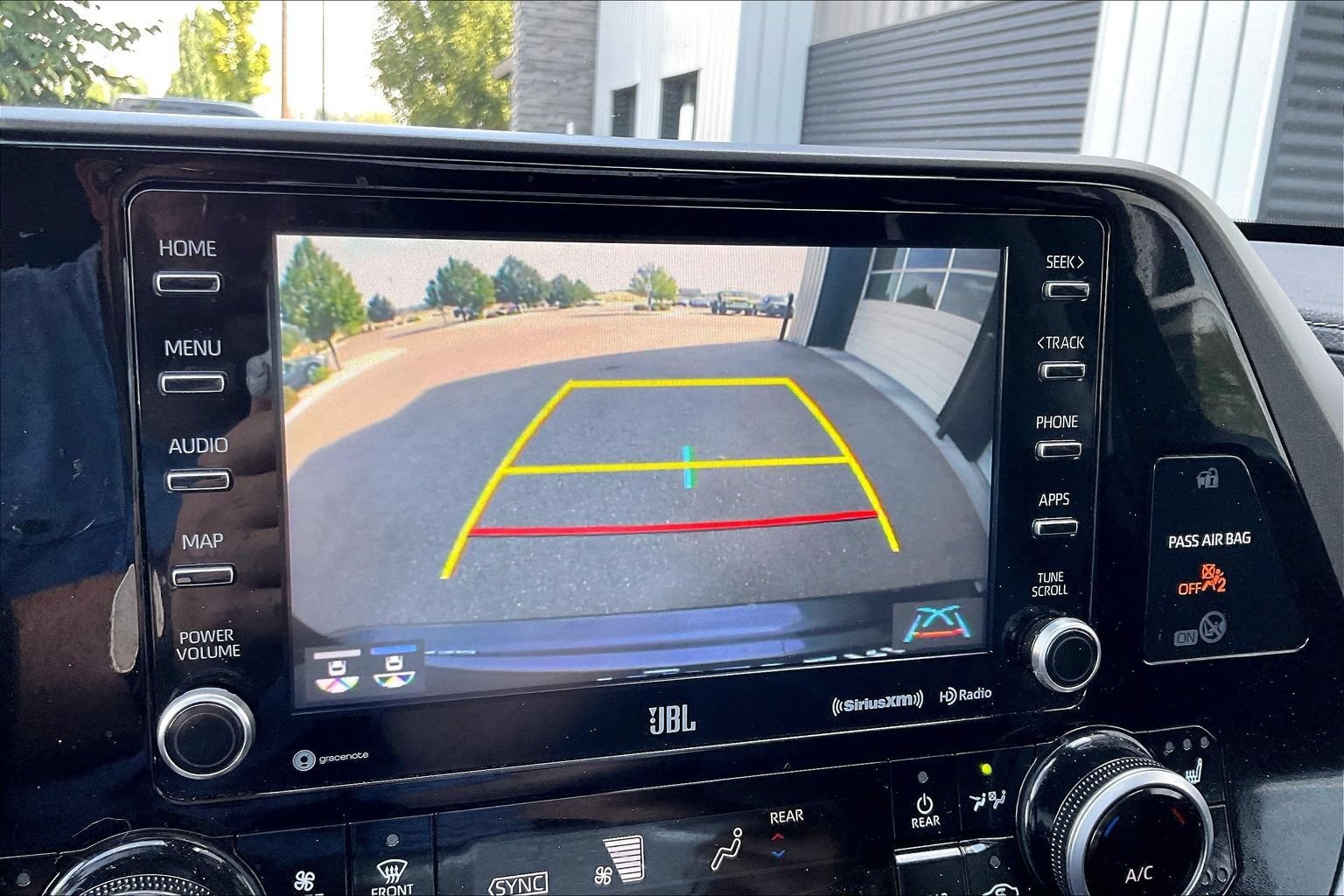 Used 2021 Toyota Highlander Limited AWD/4WD image 15