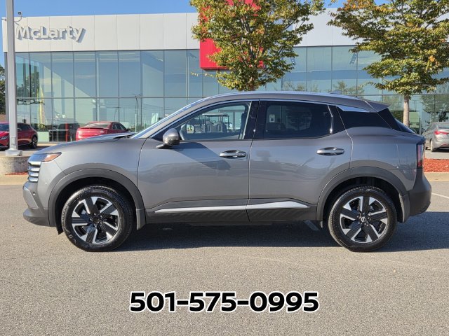 Used 2025 Nissan Kicks SR FWD image 2