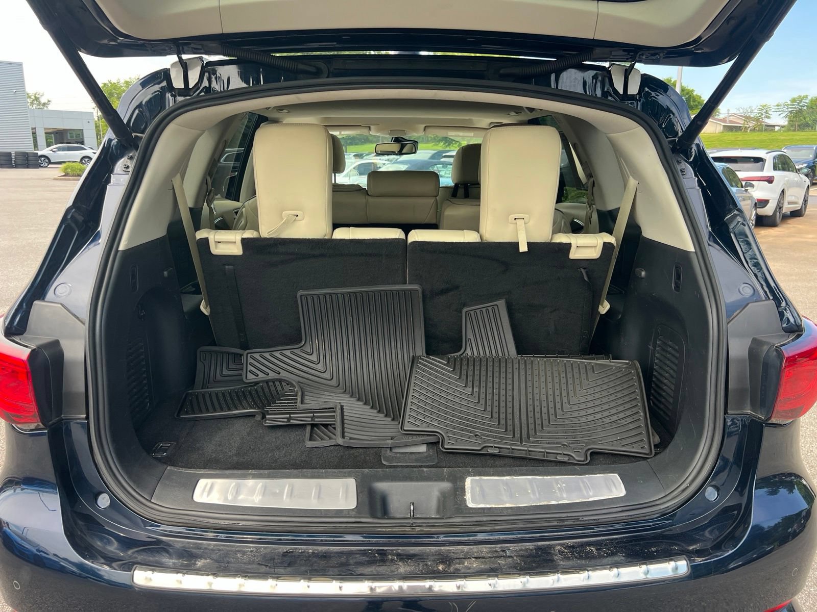 Used 2020 INFINITI QX60 Luxe w/ Essential Package FWD image 39