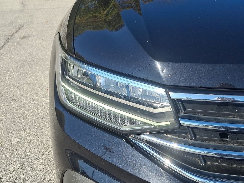 Used 2022 Volkswagen Tiguan SE image 11