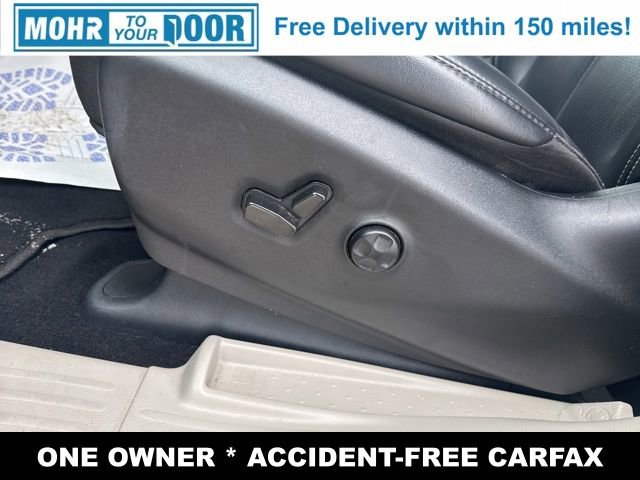 Used 2024 Chrysler Pacifica Touring-L image 12