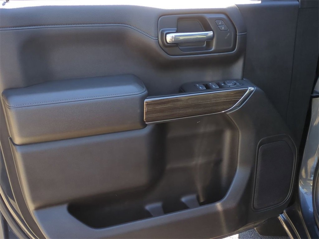 Used 2022 Chevrolet Silverado 1500 RST image 11