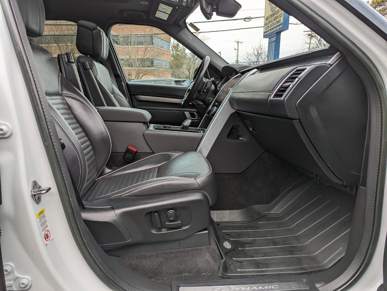 Used 2023 Land Rover Discovery S R-Dynamic image 27