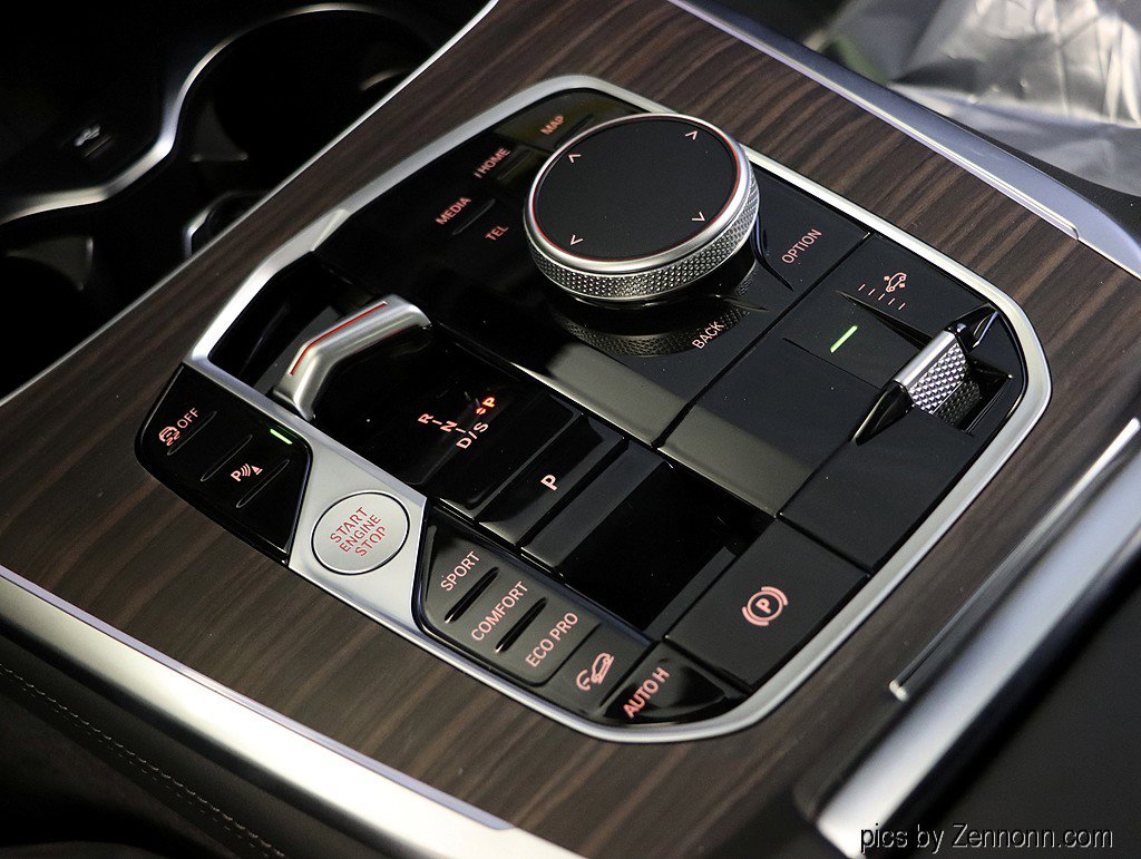 Used 2026 BMW X7 xDrive40i w/ M Sport Package image 27