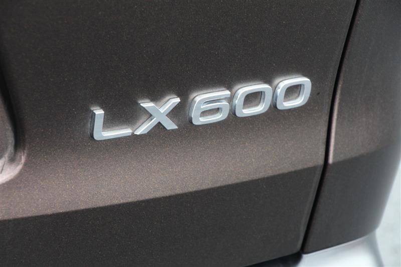 Used 2024 Lexus LX 600 F Sport image 39