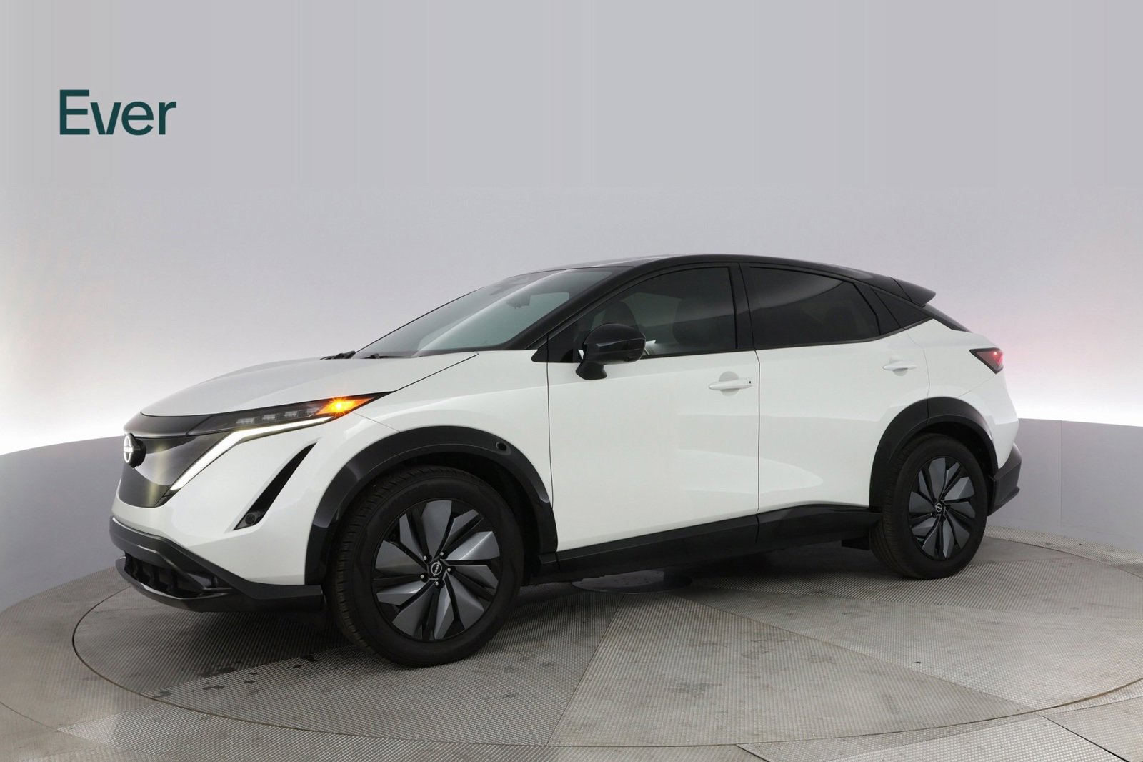 Used 2023 Nissan Ariya AWD image 15