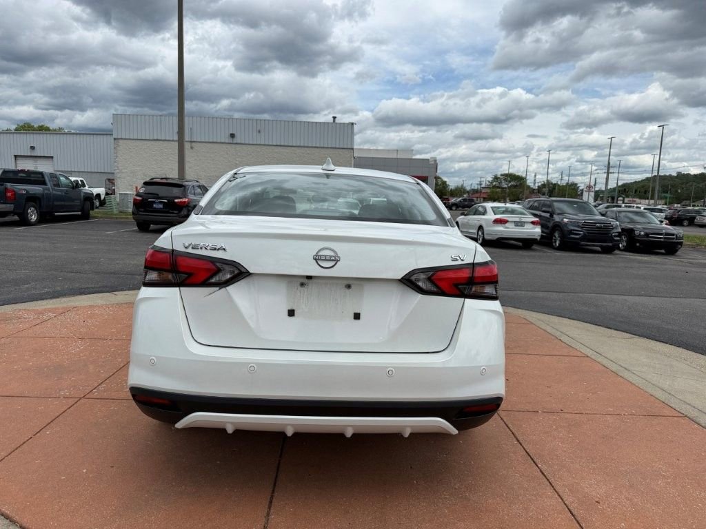 Used 2024 Nissan Versa SV image 5