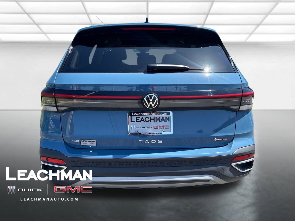 Used 2025 Volkswagen Taos SE image 5