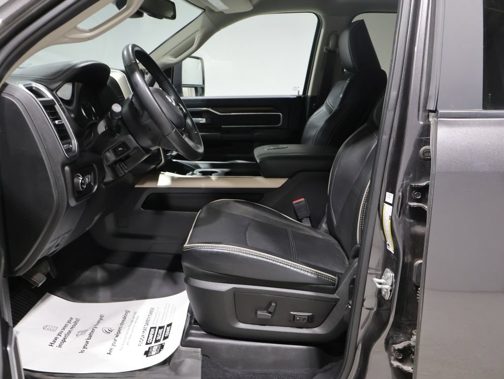 Used 2024 RAM 2500 Laramie AWD/4WD image 4