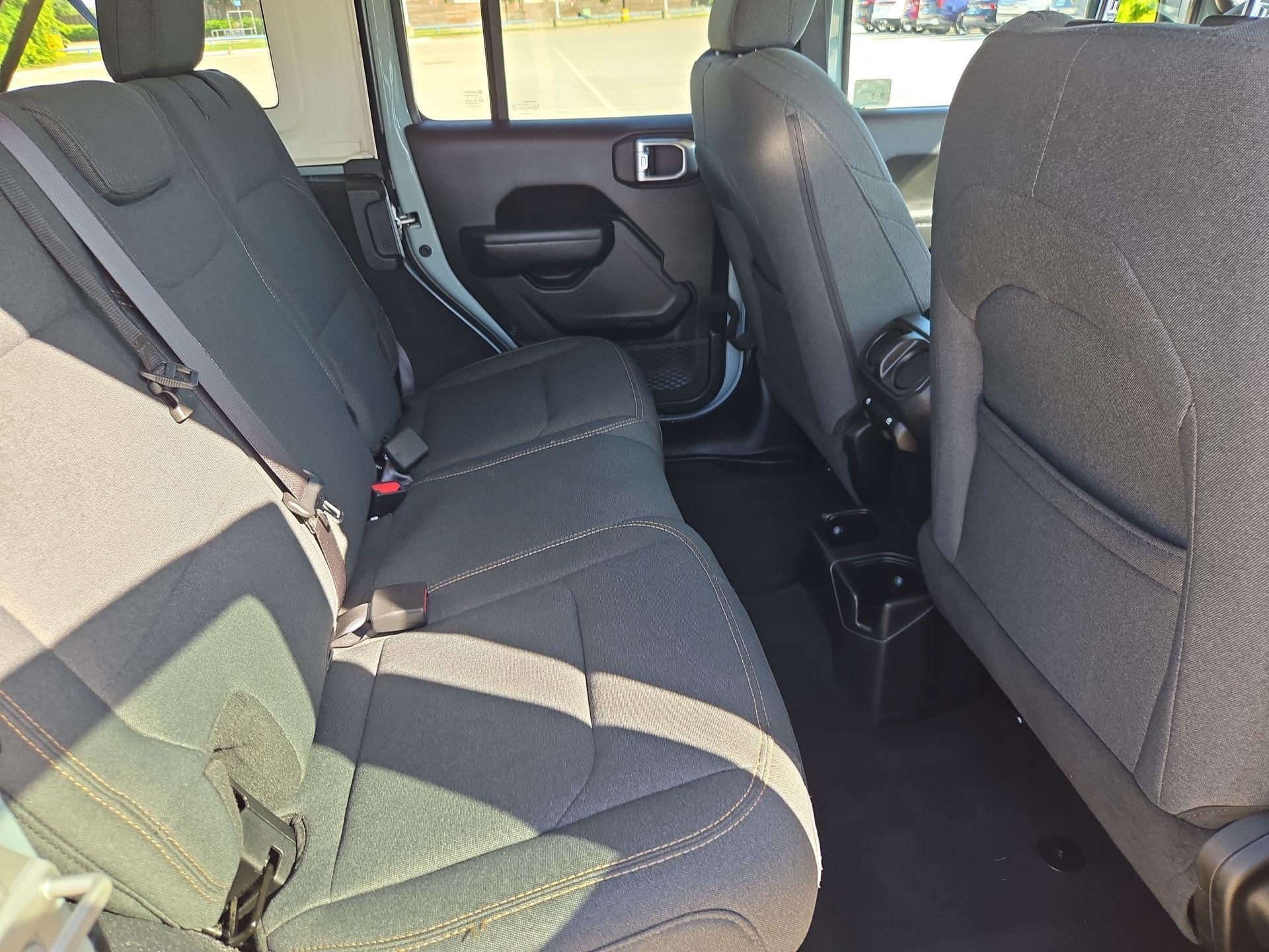 Used 2024 Jeep Wrangler Unlimited Sport AWD/4WD image 30