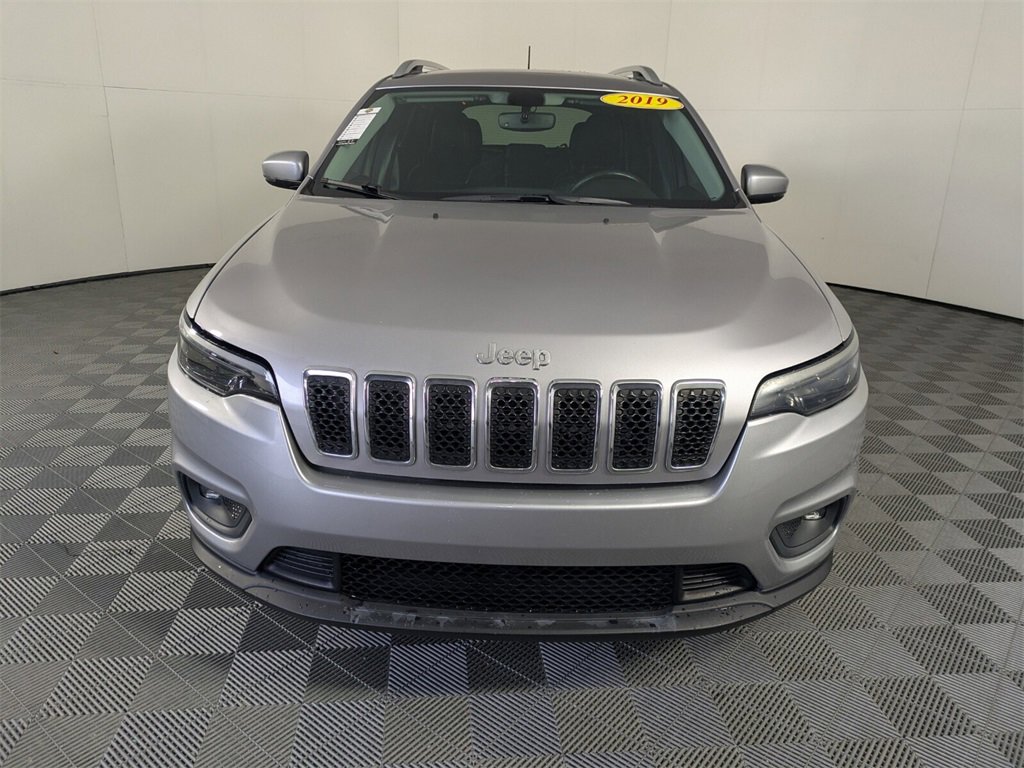 Used 2019 Jeep Cherokee Latitude Plus w/ Comfort/Convenience Group image 2