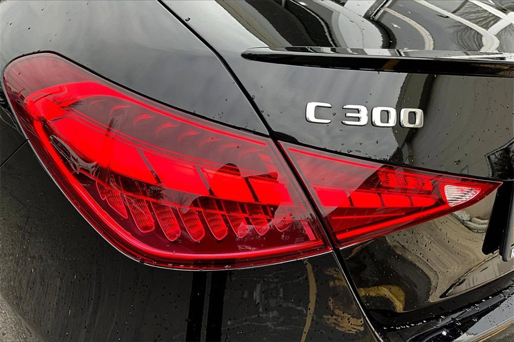 Used 2023 Mercedes-Benz C 300 4MATIC Sedan image 32