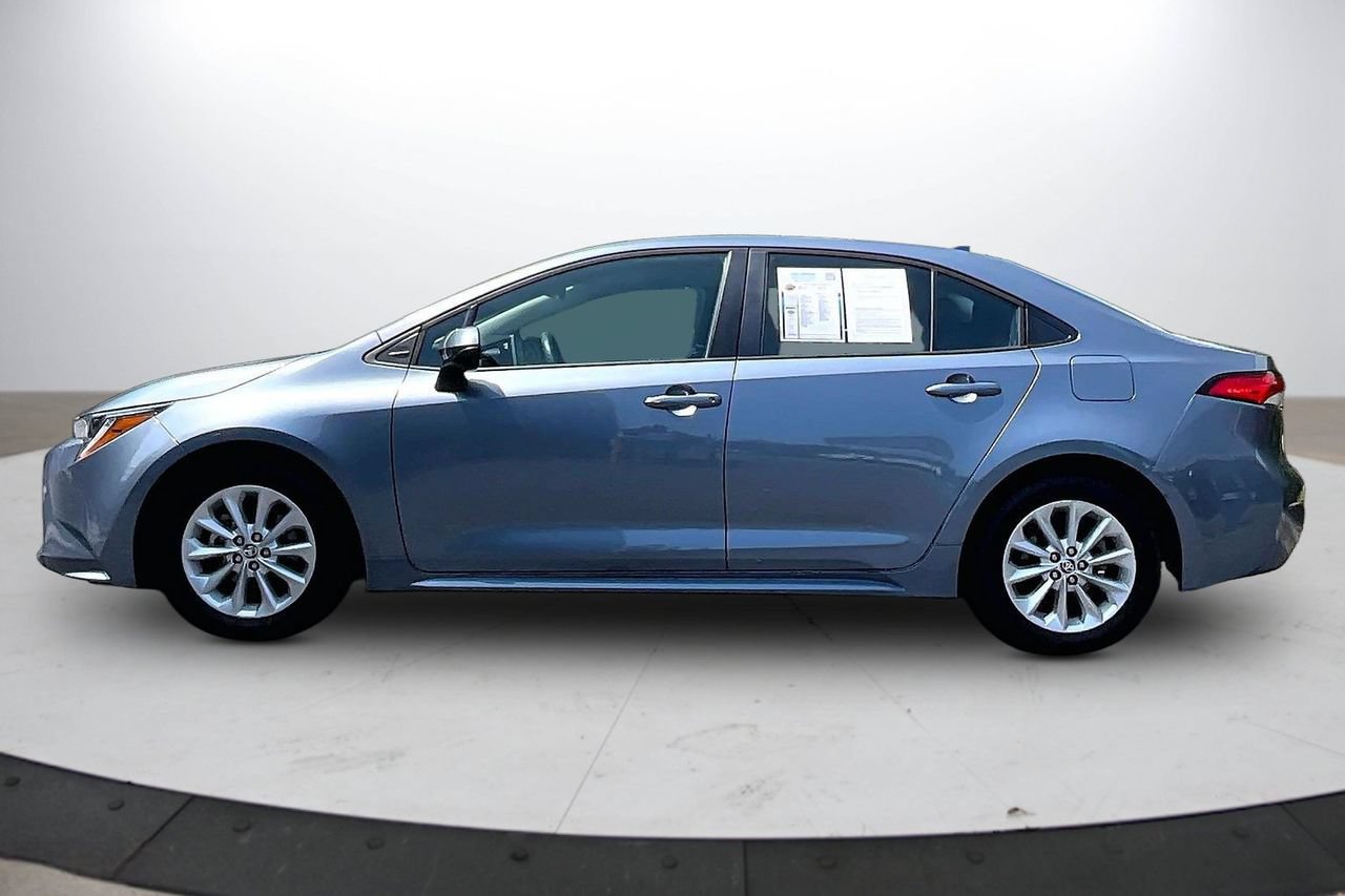 Used 2021 Toyota Corolla LE w/ LE Convenience Package FWD image 5
