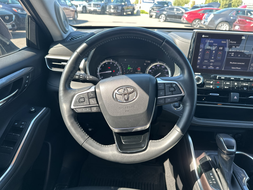 Used 2022 Toyota Highlander Platinum AWD/4WD image 24