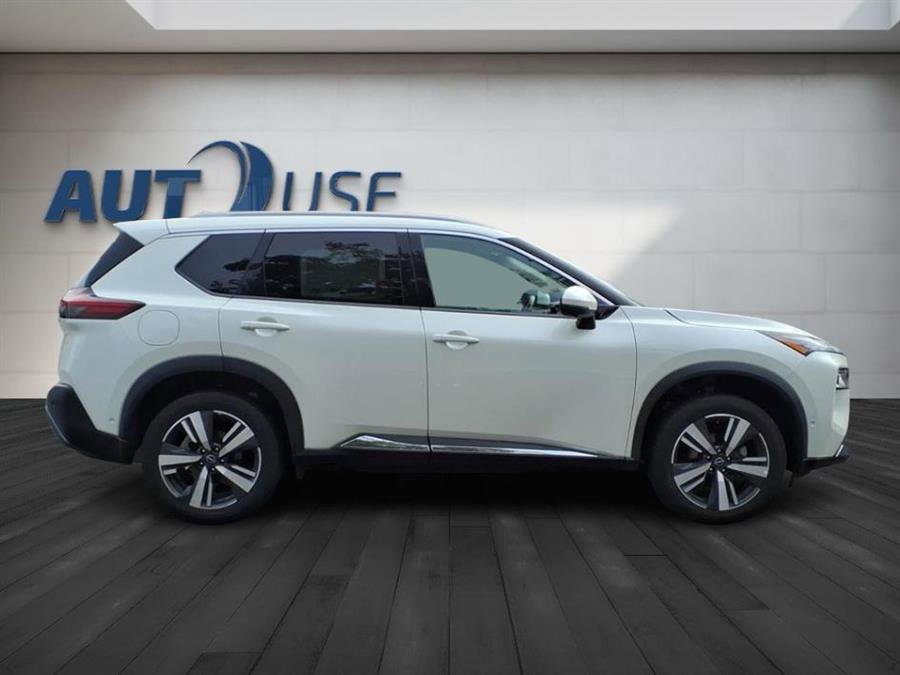 Used 2023 Nissan Rogue SL w/ SL Premium Package image 7