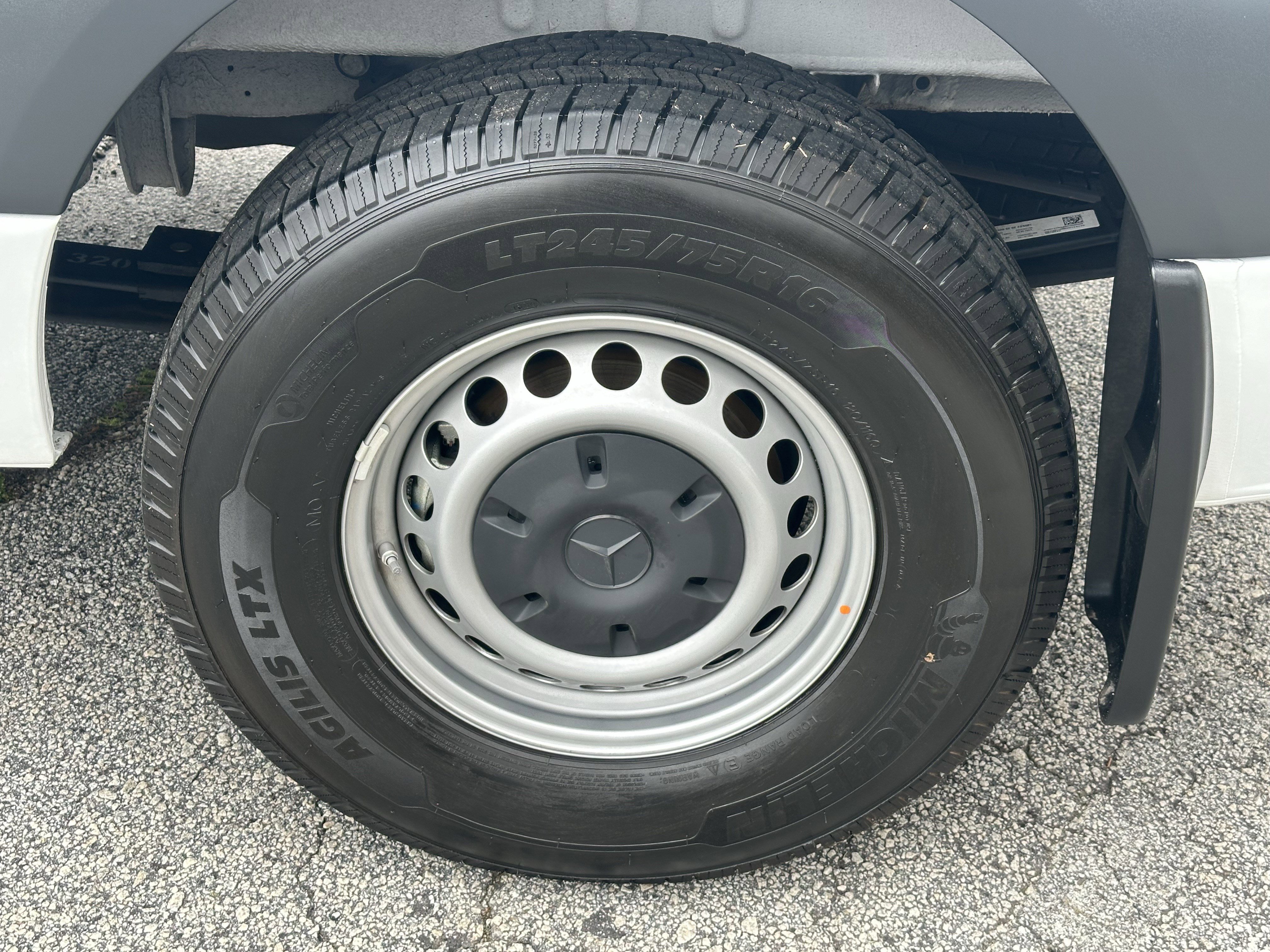 Used 2024 Mercedes-Benz Sprinter 2500 image 22