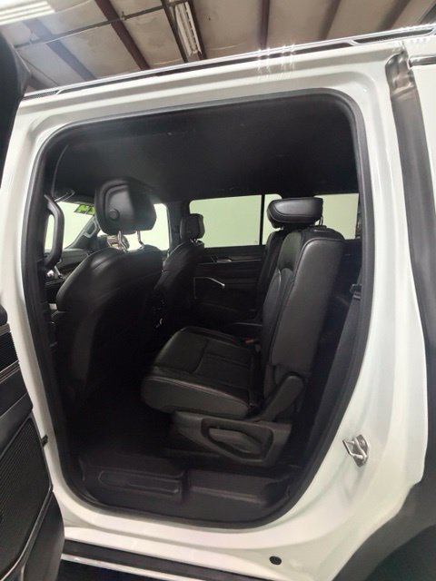 Used 2024 Jeep Wagoneer Series III AWD/4WD image 28