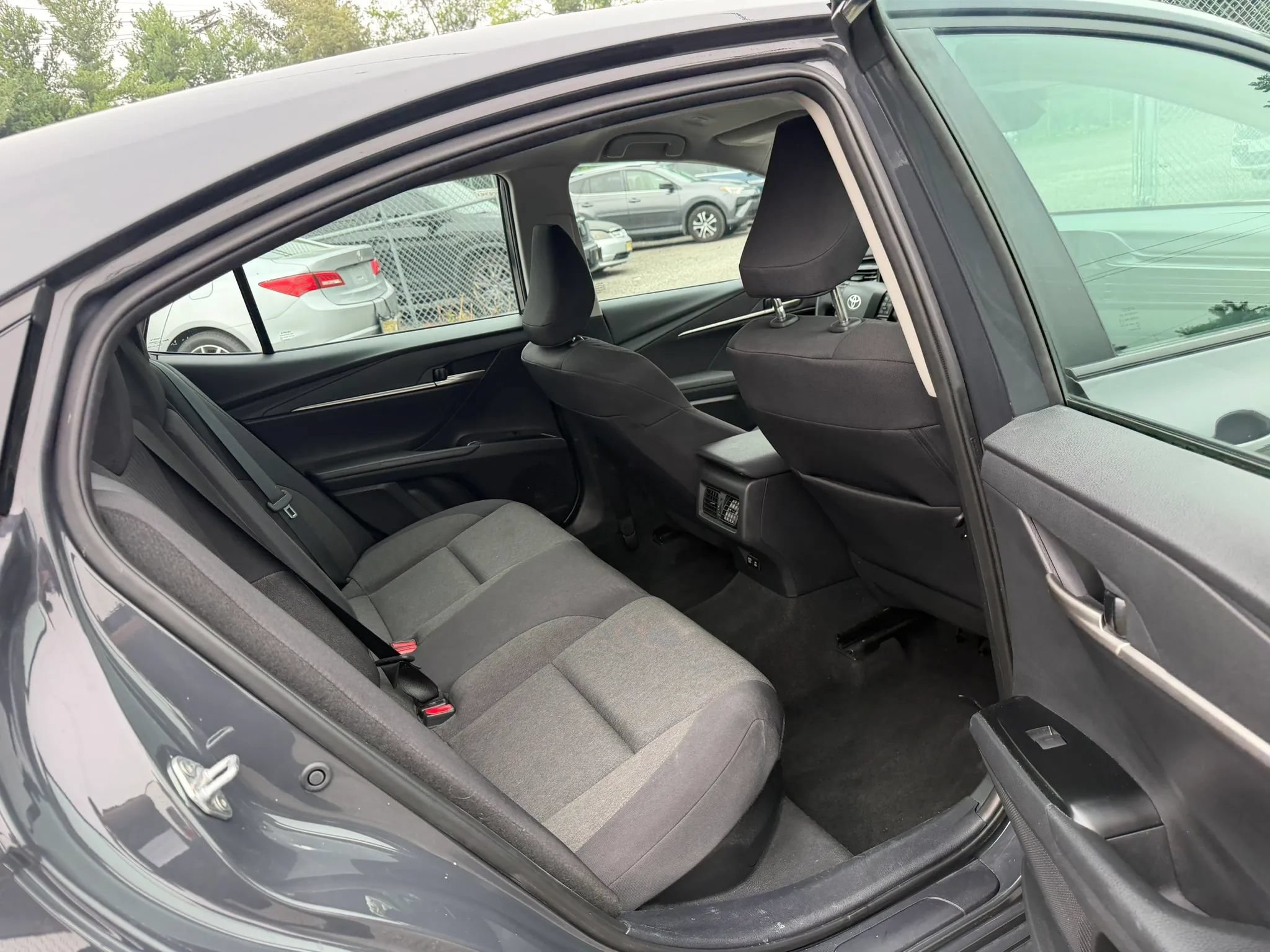 Used 2025 Toyota Camry LE FWD image 31
