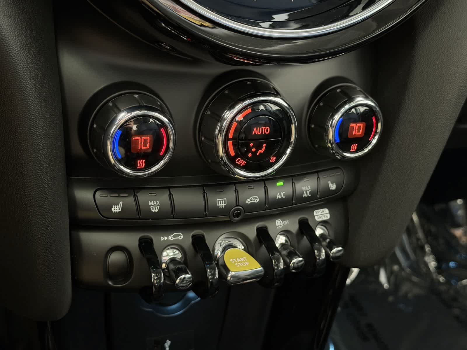 Used 2024 MINI Cooper SE FWD image 22