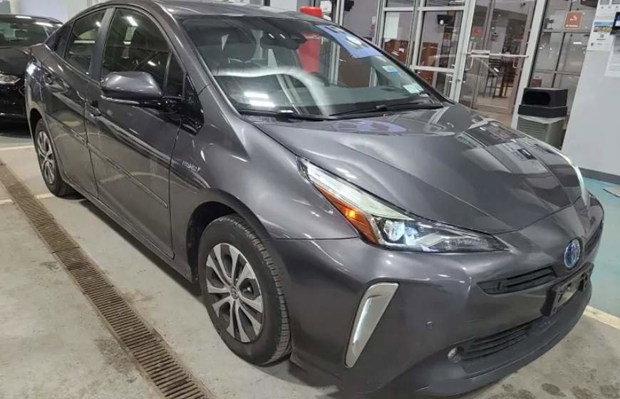 Used 2019 Toyota Prius LE w/ Protection Package #3 image 3