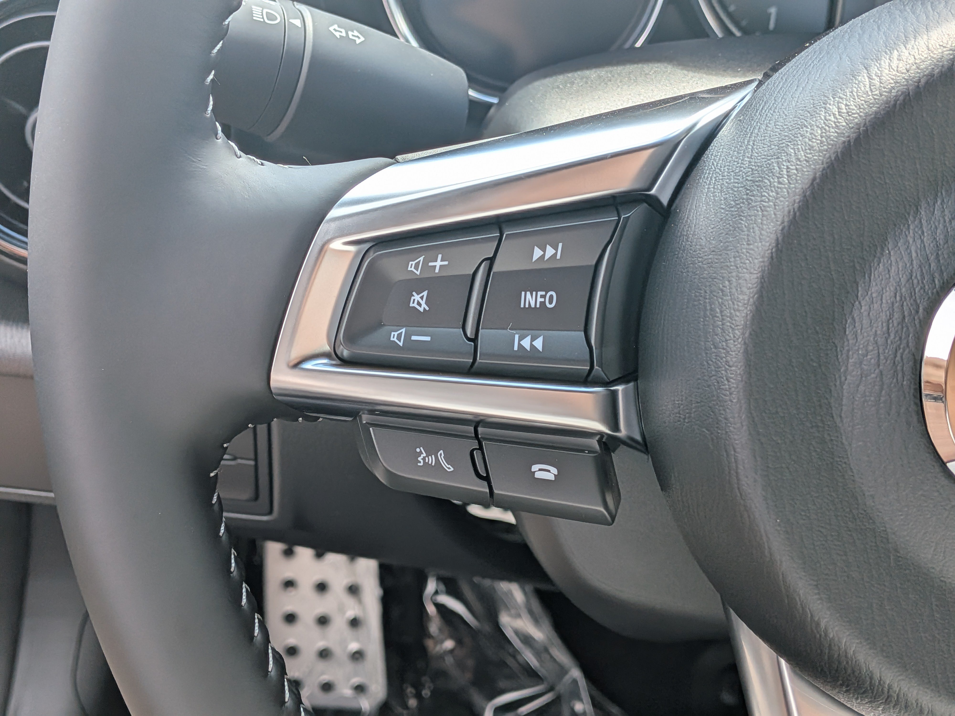 New 2026 MAZDA MX-5 Miata Club w/ Interior Package RWD image 23