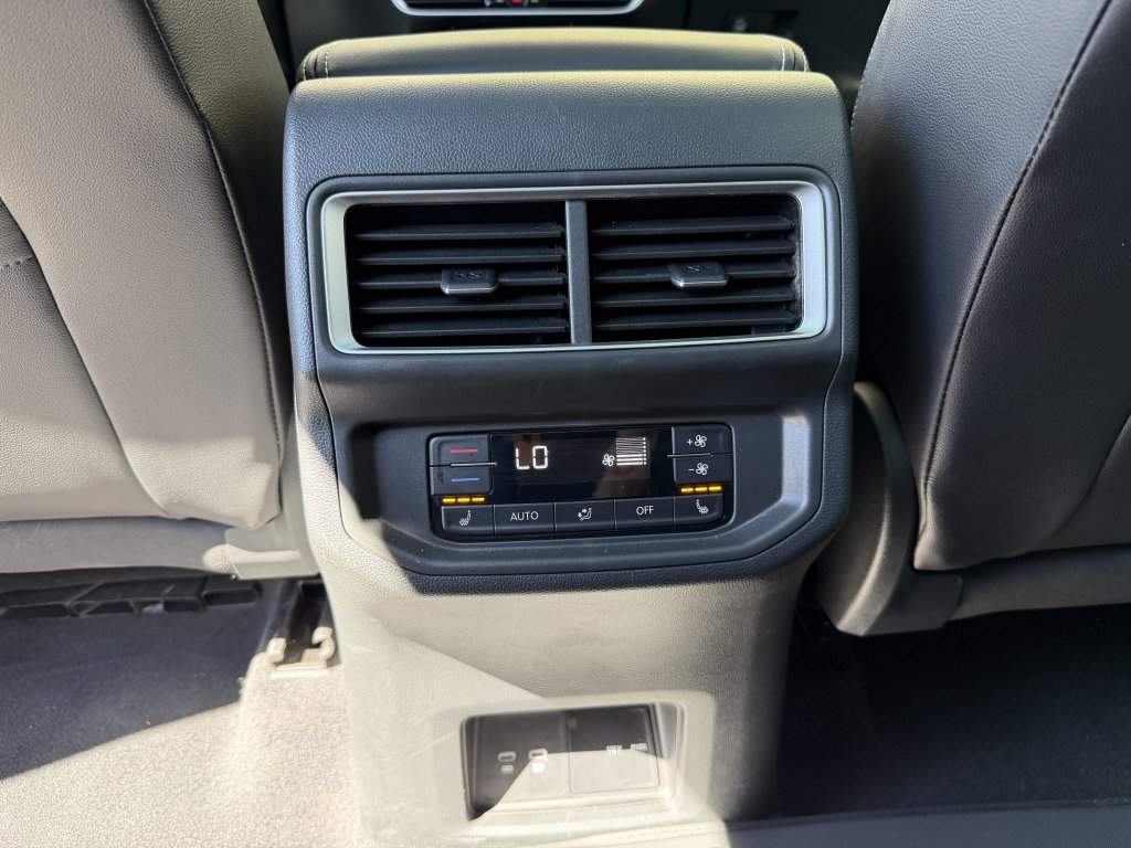 Used 2024 Volkswagen Atlas SEL Premium R-Line AWD/4WD image 42