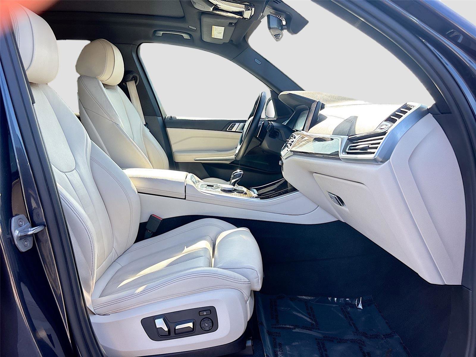 Used 2020 BMW X5 xDrive40i w/ Premium Package image 31