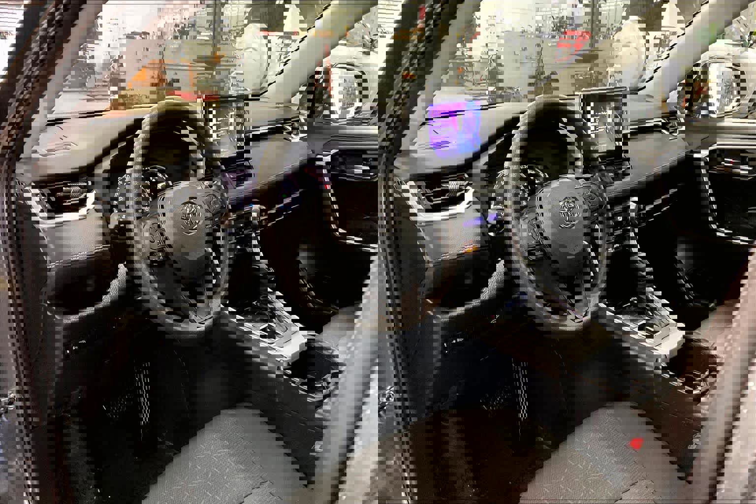 Used 2024 Toyota RAV4 XLE w/ Convenience Package image 18