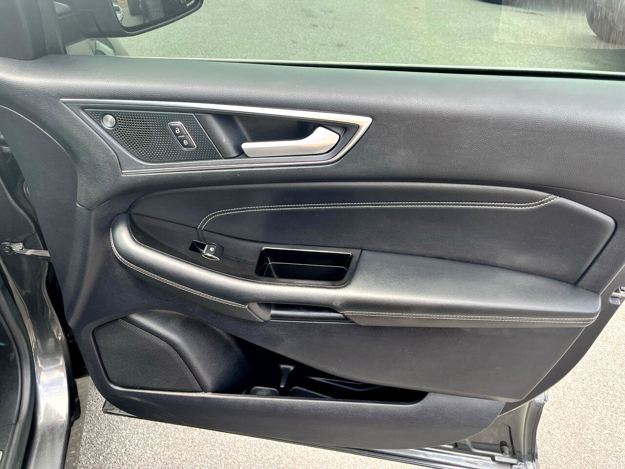 Used 2020 Ford Edge Titanium image 20