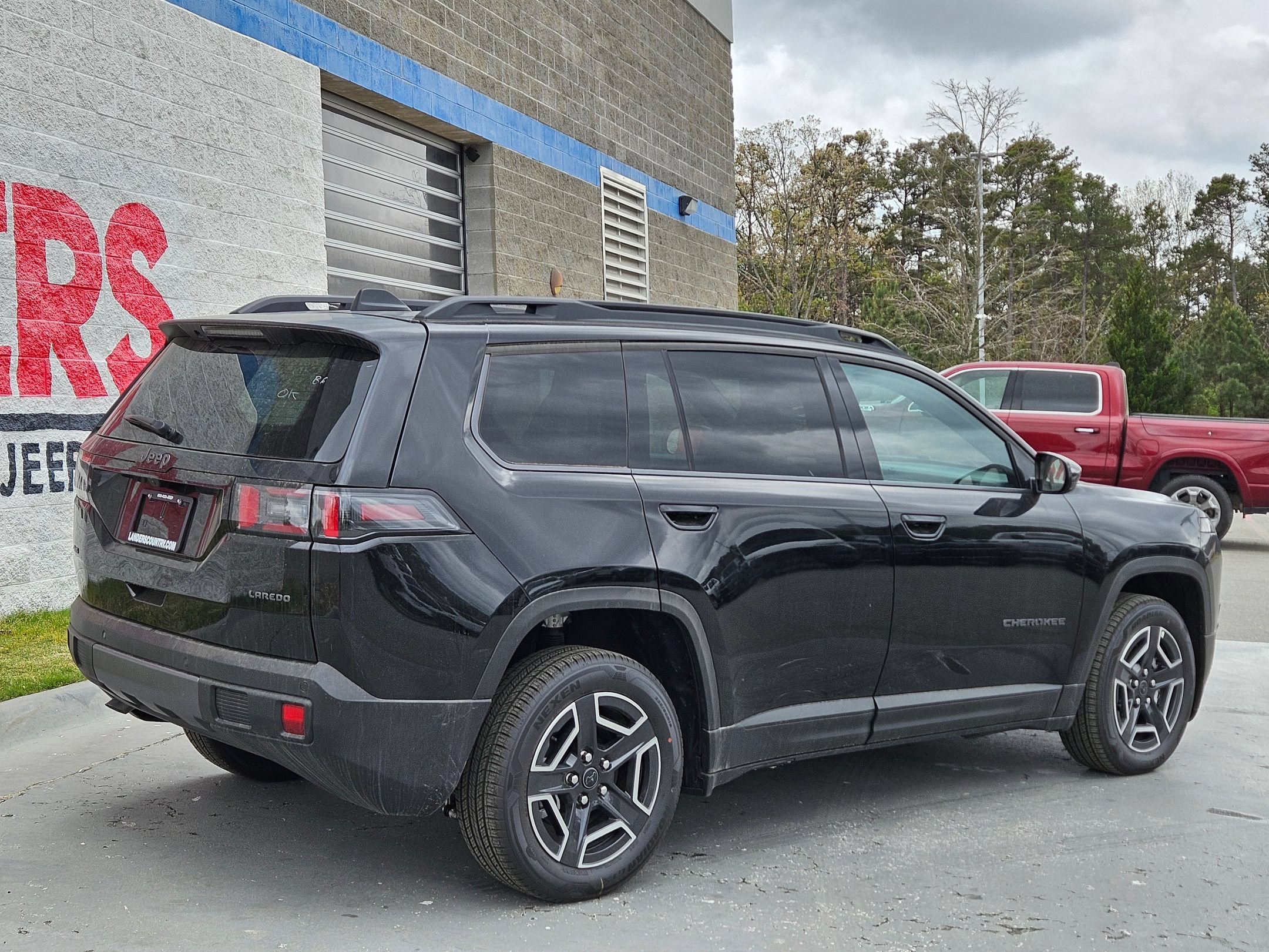 New 2026 Jeep Cherokee Laredo AWD/4WD image 7