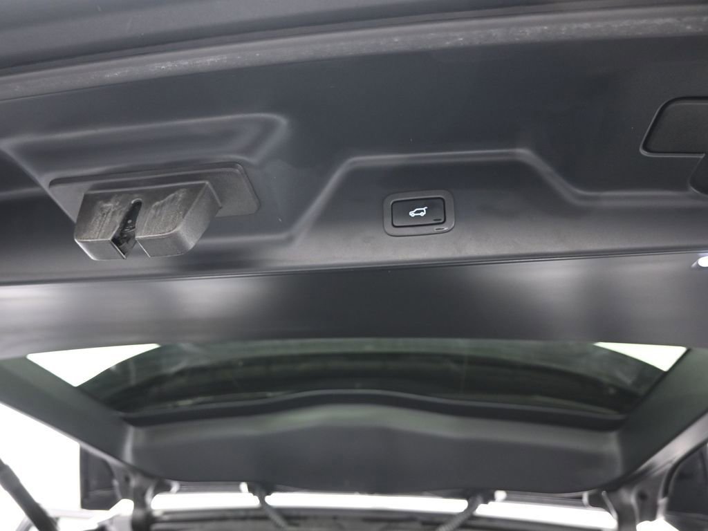 Used 2018 Land Rover Range Rover image 19