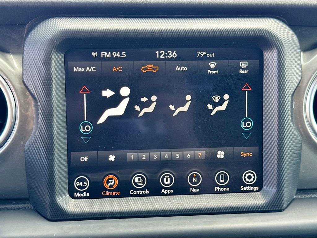 Used 2023 Jeep Gladiator Overland AWD/4WD image 17