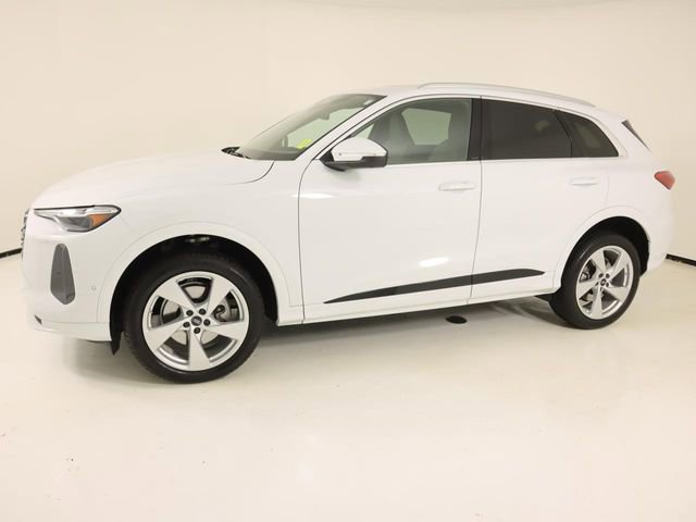 Certified 2025 Audi Q5 Premium Plus w/ Premium Plus image 2