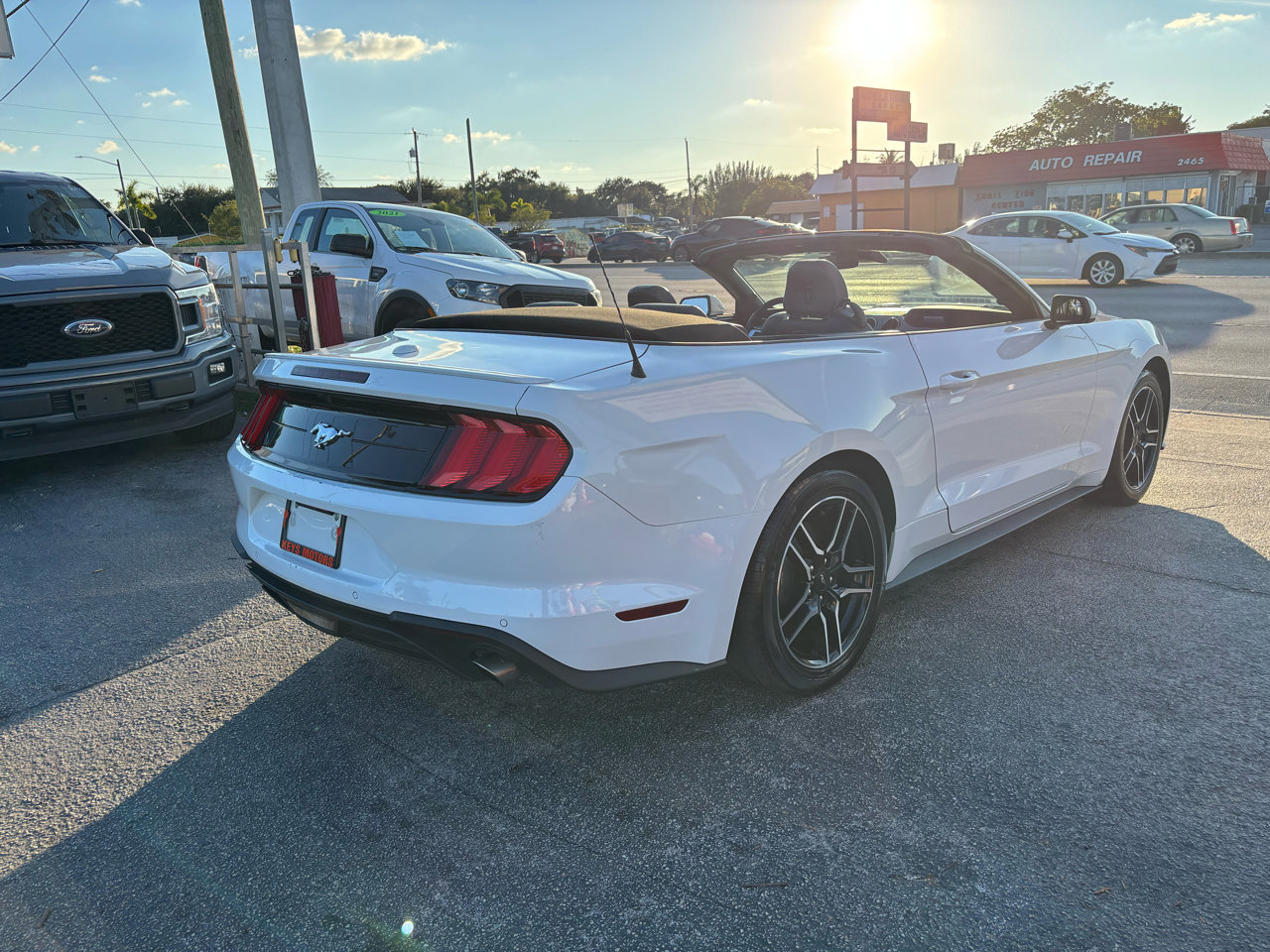Used 2023 Ford Mustang Premium image 4