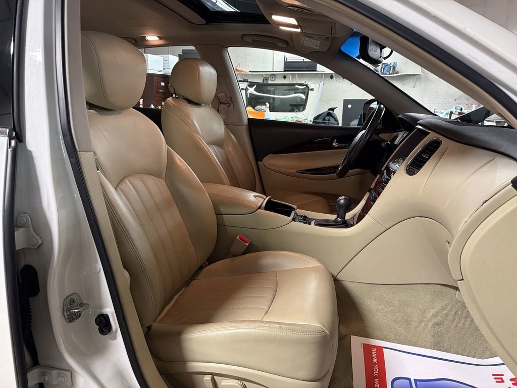 Used 2016 INFINITI QX50 AWD w/ Deluxe Touring Package image 28