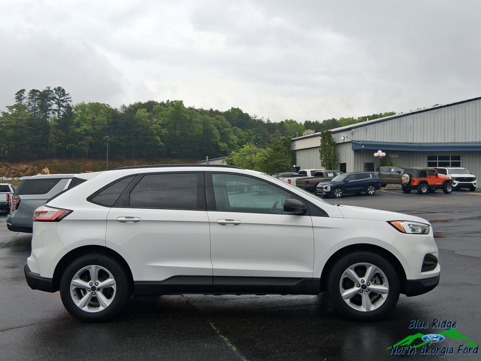 Used 2020 Ford Edge SE FWD image 6